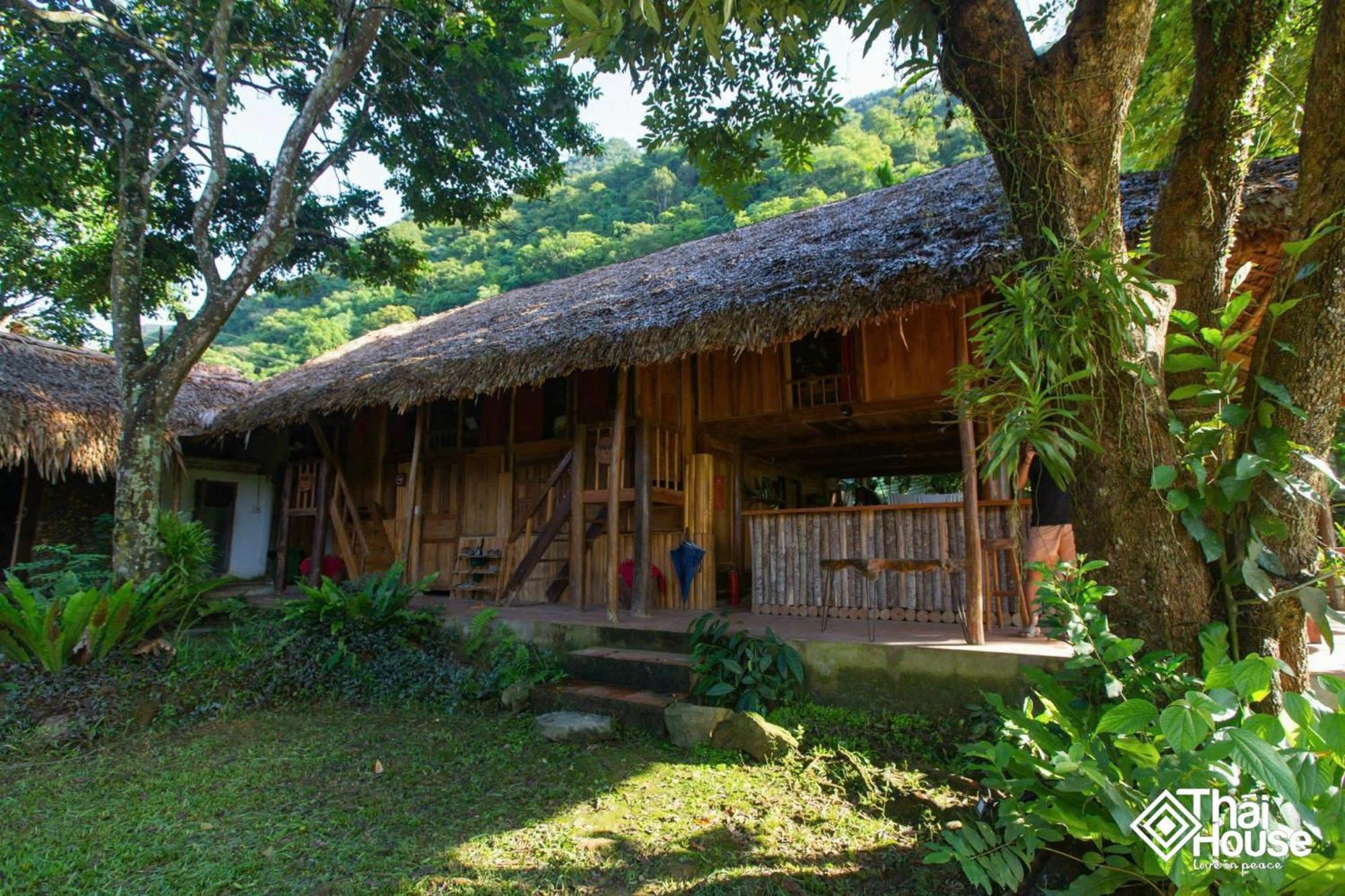 Thai House Pu Luong - Century Old Stilt House With Terrace Views Huong Ba Thuoc Exterior foto